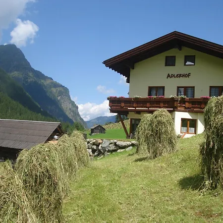 Adlerhof 아파트 *